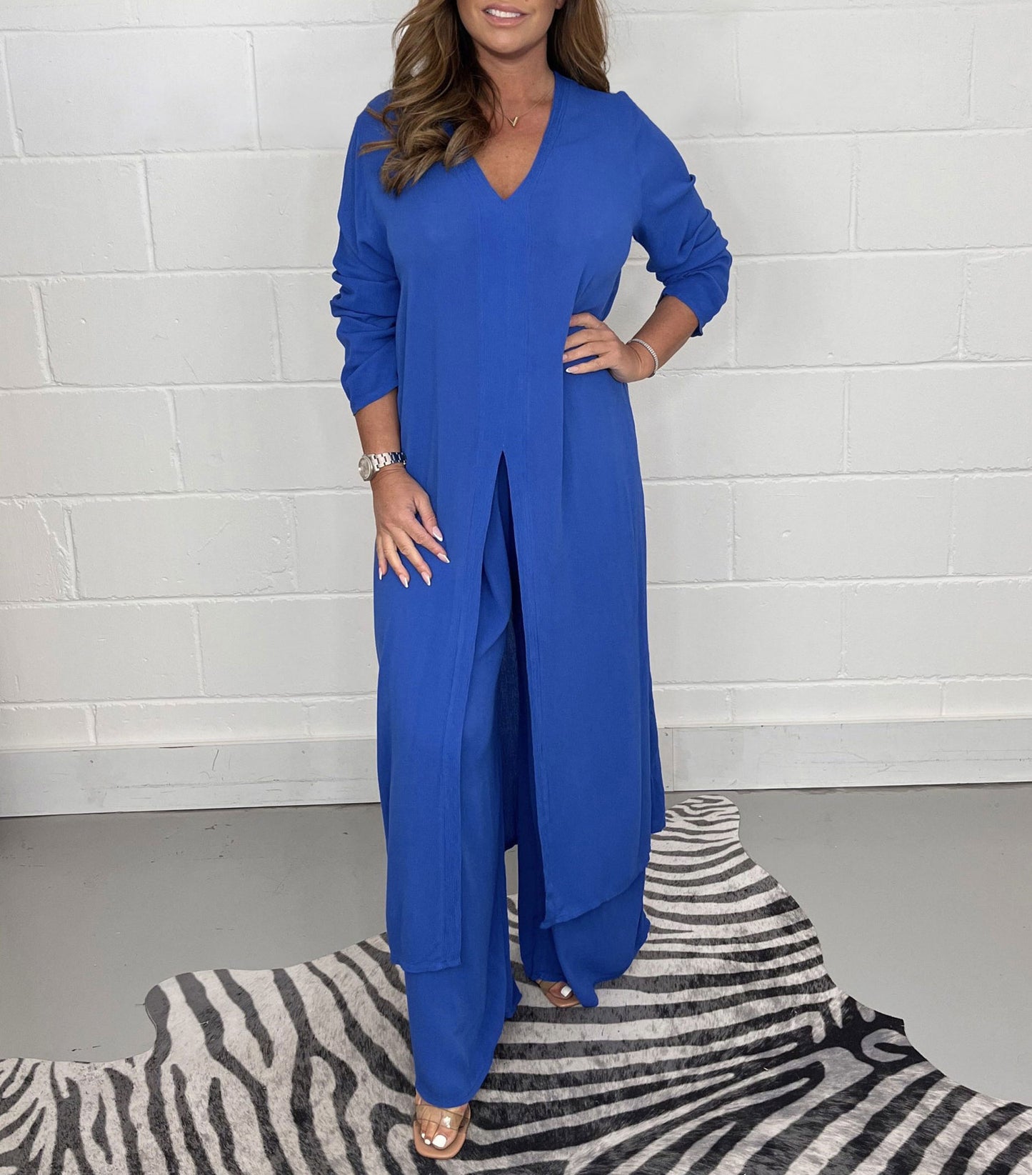 Ensemble féminin simple Haut long et pantalon long uni.