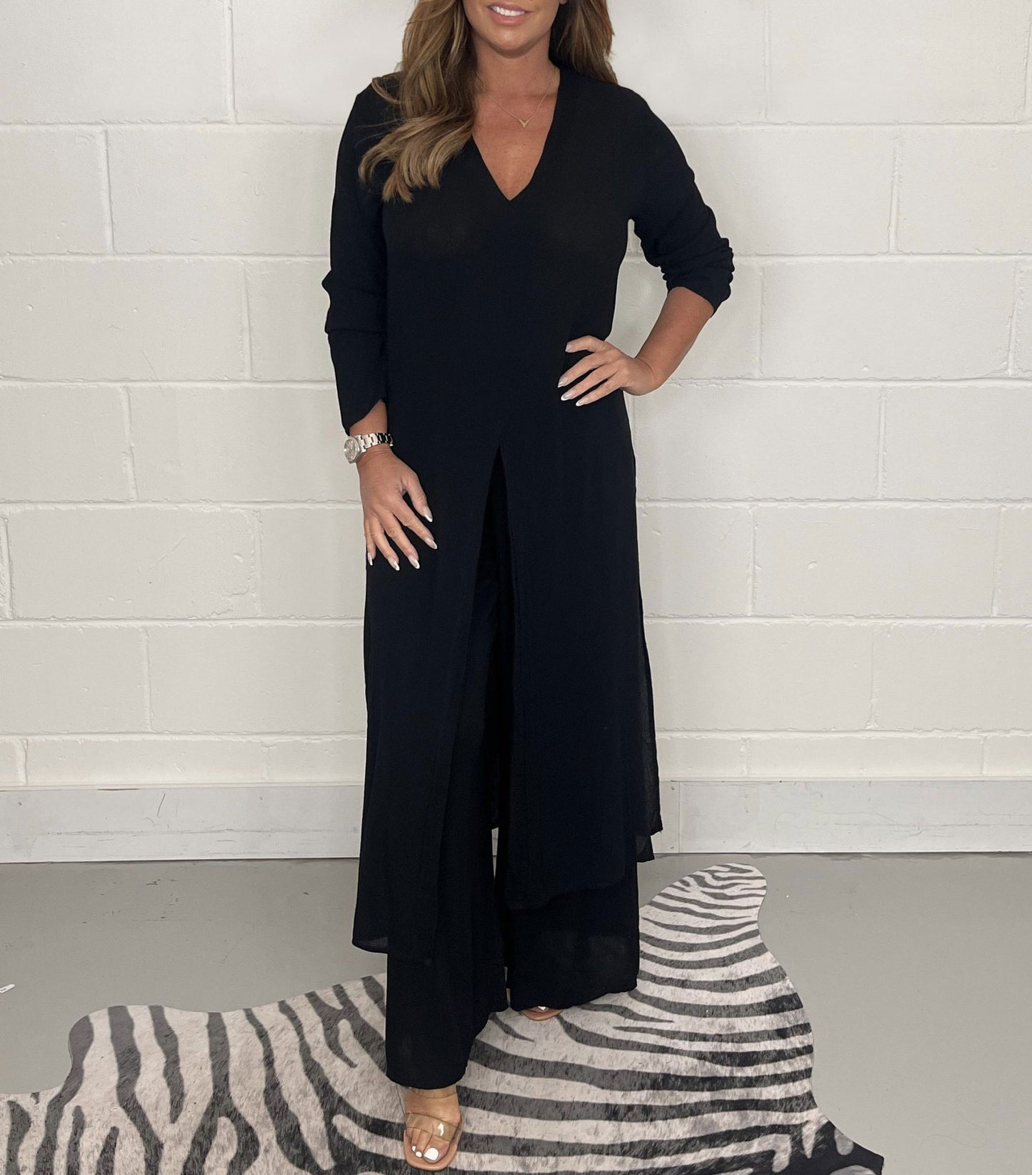 Ensemble féminin simple Haut long et pantalon long uni.