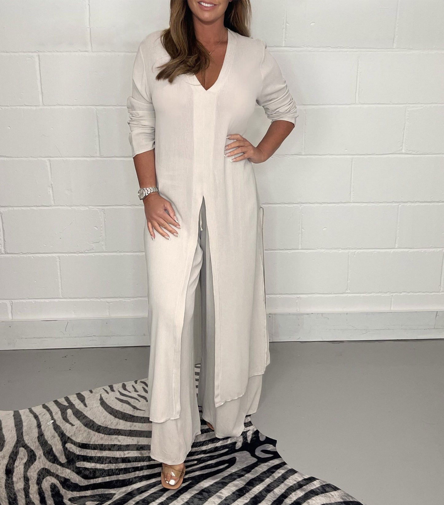 Ensemble féminin simple Haut long et pantalon long uni.