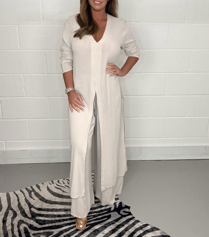 Ensemble féminin simple Haut long et pantalon long uni.