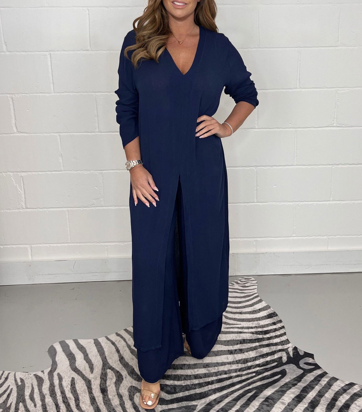 Ensemble féminin simple Haut long et pantalon long uni.